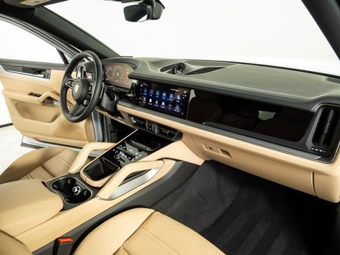 New 2026 Porsche Cayenne Coupe AWD/4WD image 25
