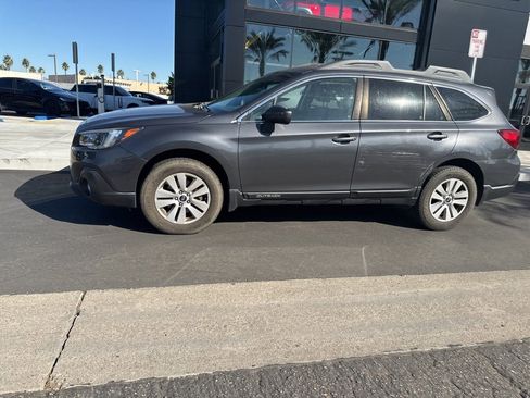 Used 2019 Subaru Outback 2.5i Premium image 5