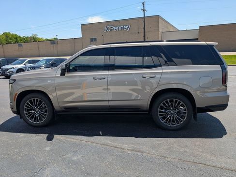 Used 2025 Cadillac Escalade Sport Platinum w/ LPO, Floor Liner Package AWD/4WD image 4
