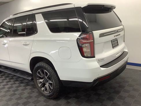 Used 2021 Chevrolet Tahoe Z71 w/ Luxury Package AWD/4WD image 3