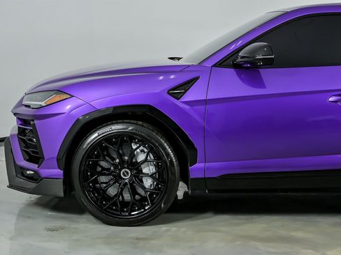 Used 2022 Lamborghini Urus image 7