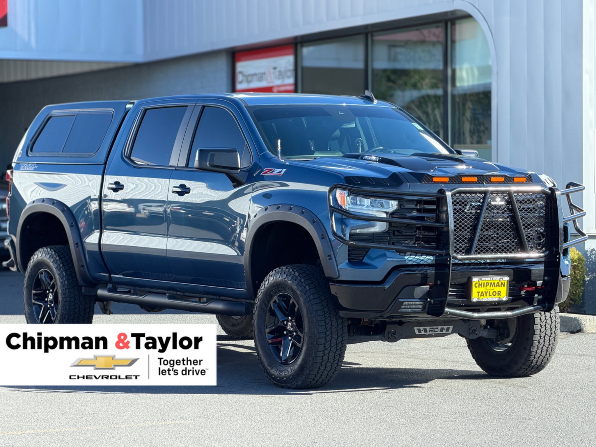 Used 2024 Chevrolet Silverado 1500 LT Trail Boss w/ Convenience Package II AWD/4WD image 1