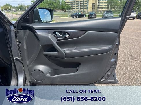 Used 2018 Nissan Rogue SV w/ Premium Package AWD/4WD image 33