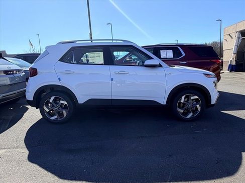 New 2026 Hyundai Venue SEL image 2