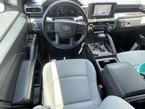 Used 2025 Toyota Tacoma SR5 AWD/4WD image 13