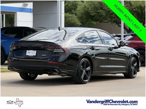 Used 2024 Honda Accord Sport image 4