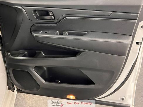 Used 2023 Honda Odyssey Sport image 43