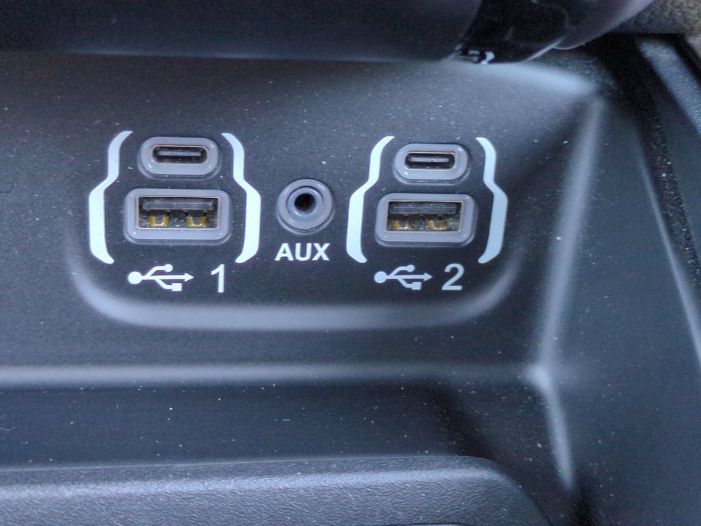 Used 2023 RAM 2500 Limited AWD/4WD image 26