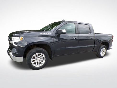 Used 2024 Chevrolet Silverado 1500 LT AWD/4WD image 3