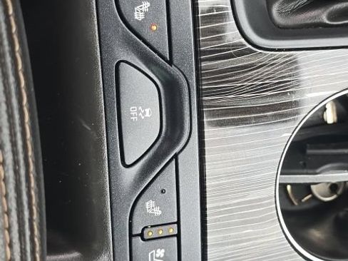 Used 2018 Chevrolet Impala Premier w/ Premier Confidence Package FWD image 9