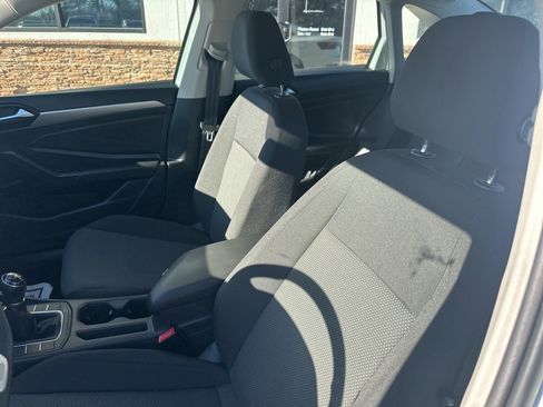 Used 2020 Volkswagen Jetta S image 2