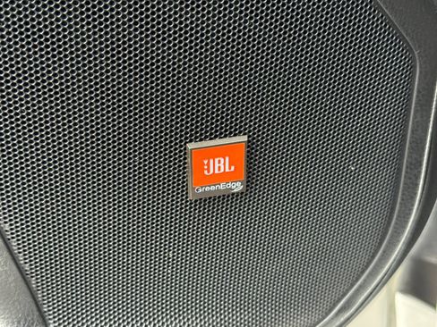 Used 2018 Toyota Highlander image 20