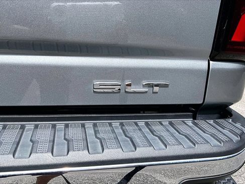 Used 2024 GMC Sierra 2500 SLT w/ SLT Convenience Package AWD/4WD image 21