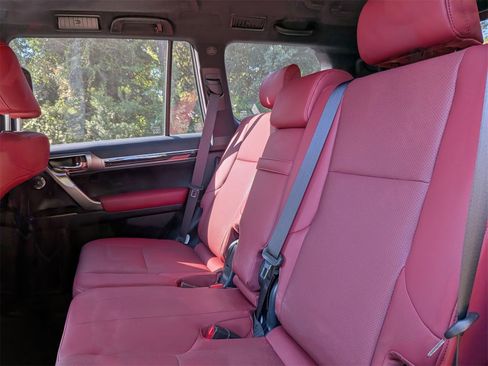 Used 2023 Lexus GX 460 Premium image 31