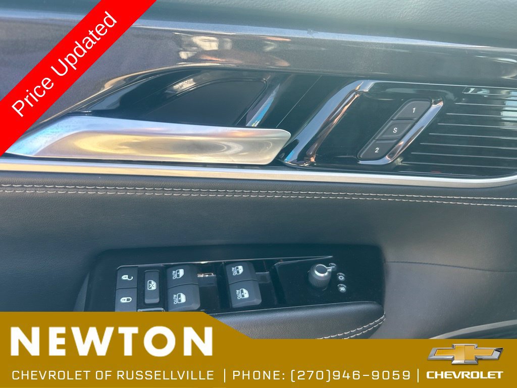 Used 2023 Jeep Wagoneer 4WD w/ Premium Group I image 9