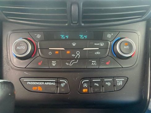 Used 2018 Ford Escape Titanium AWD/4WD image 33