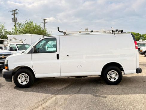 Used 2018 Chevrolet Express 2500 w/ Driver Convenience Package RWD image 3