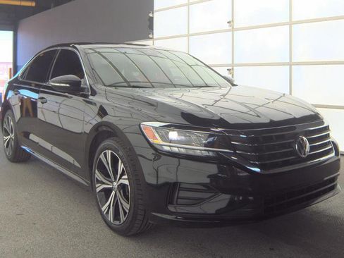 Used 2022 Volkswagen Passat 2.0T SE image 2