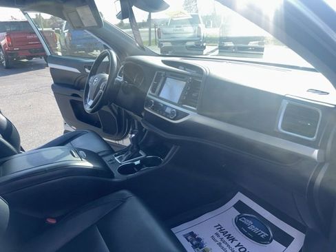 Used 2018 Toyota Highlander XLE image 36