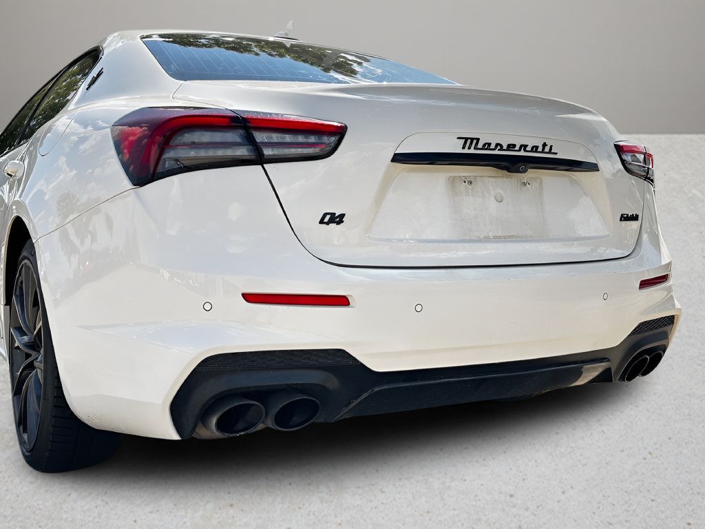 Used 2022 Maserati Ghibli Modena Q4 AWD/4WD image 28