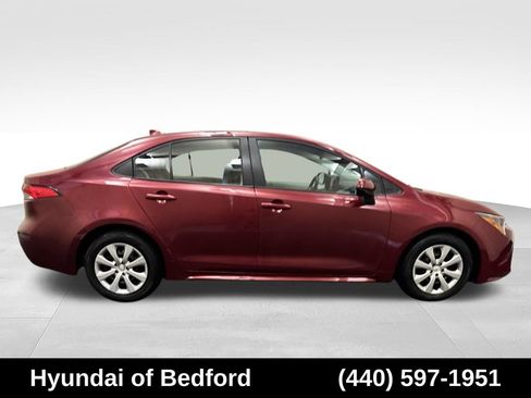 Used 2025 Toyota Corolla LE FWD image 4