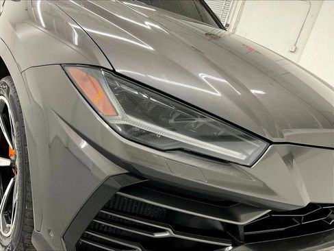Used 2021 Lamborghini Urus AWD/4WD image 35