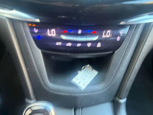 Used 2021 Cadillac XT6 Premium Luxury image 19