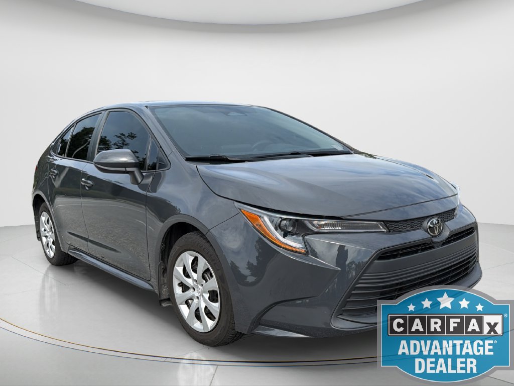 Used 2025 Toyota Corolla LE FWD image 3