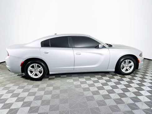 Used 2022 Dodge Charger SXT RWD image 9