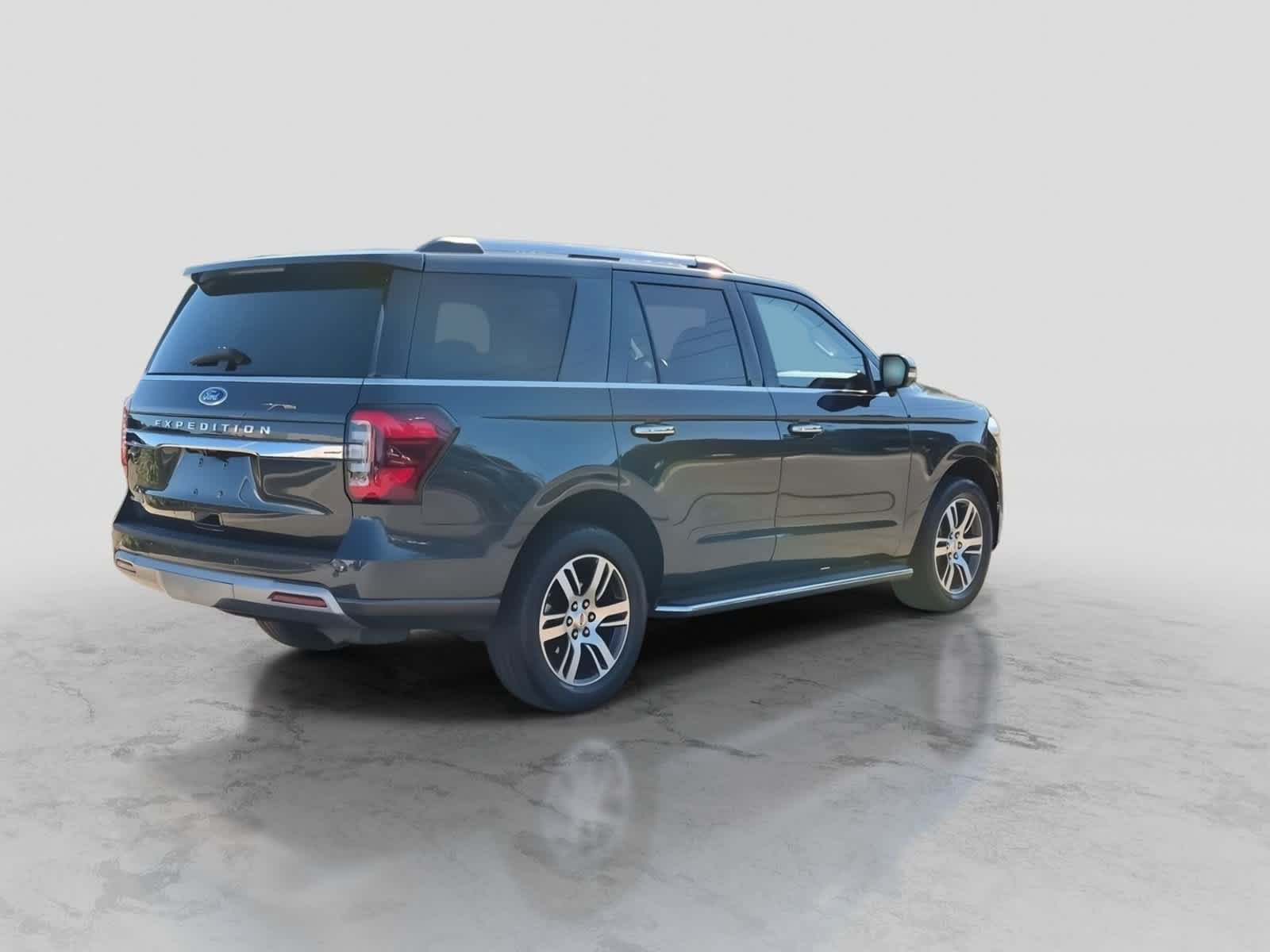 Used 2023 Ford Expedition Limited AWD/4WD image 8