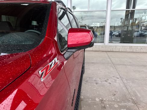 Certified 2024 Chevrolet Tahoe Z71 w/ Luxury Package image 9