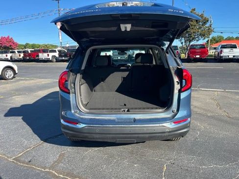 Used 2024 GMC Terrain SLT AWD/4WD image 31