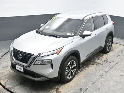 Used 2023 Nissan Rogue SV image 17