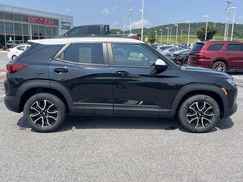 Used 2021 Chevrolet TrailBlazer ACTIV AWD/4WD image 2