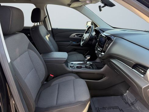 Used 2021 Chevrolet Traverse LT image 15
