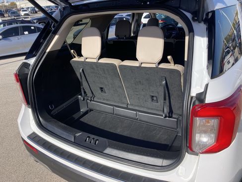 Used 2024 Ford Explorer Limited image 22