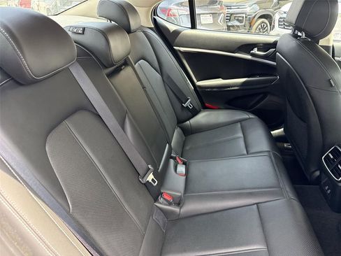 Used 2025 Genesis G70 2.5T AWD/4WD image 25