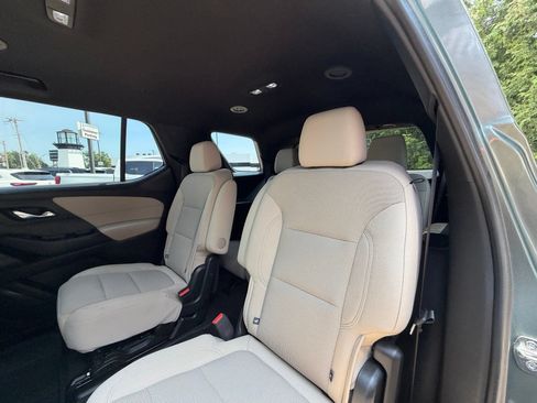 Used 2023 Chevrolet Traverse LT FWD image 25