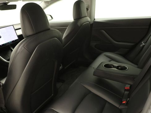 Used 2020 Tesla Model 3 Standard Range Plus image 10