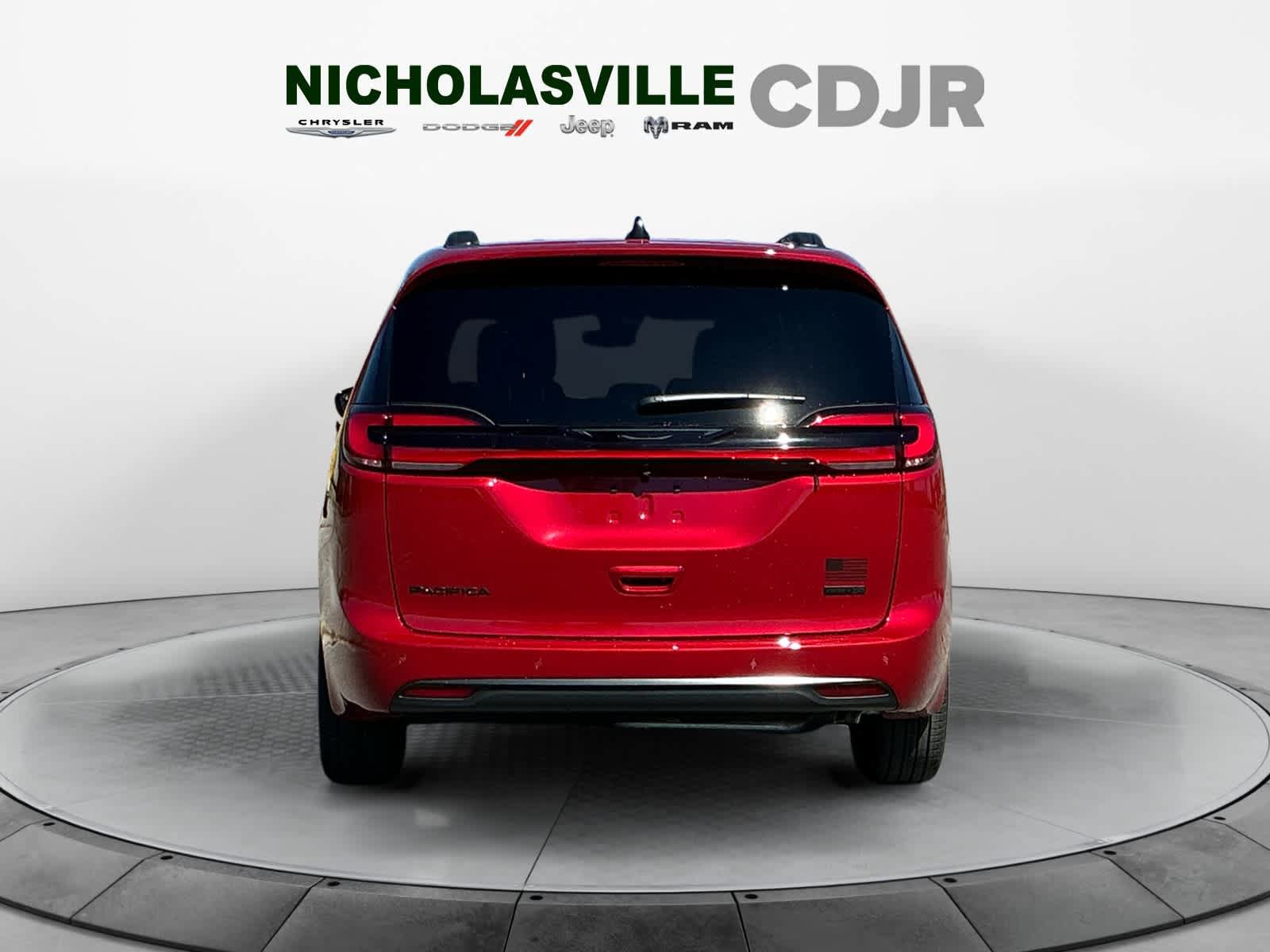 New 2027 Chrysler Pacifica Select AWD/4WD image 4