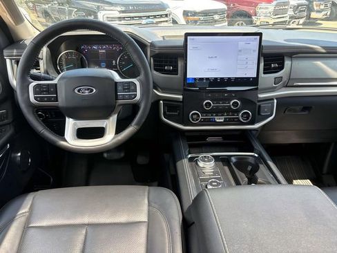 Used 2024 Ford Expedition XLT AWD/4WD image 14