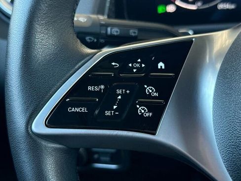 Used 2025 Mercedes-Benz GLB 250 4MATIC image 27