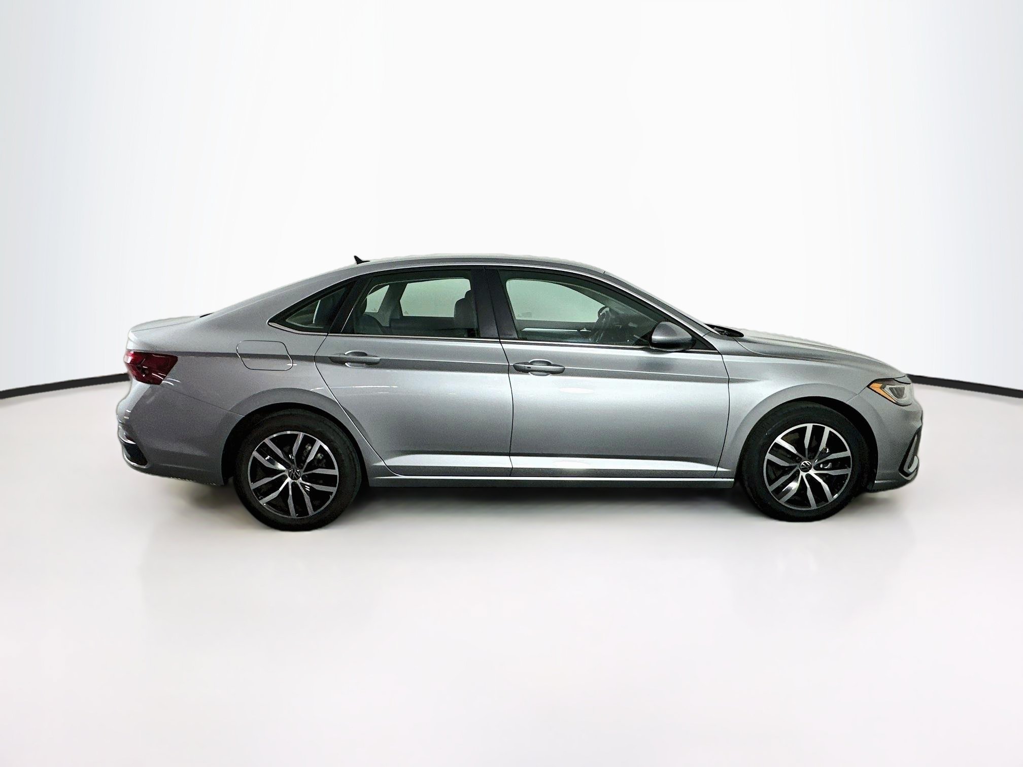 Used 2025 Volkswagen Jetta SE FWD image 10