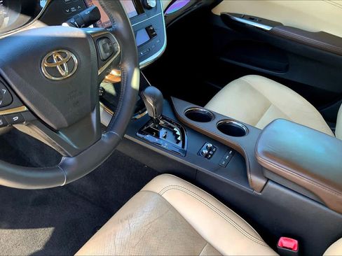 Used 2014 Toyota Avalon Limited image 16