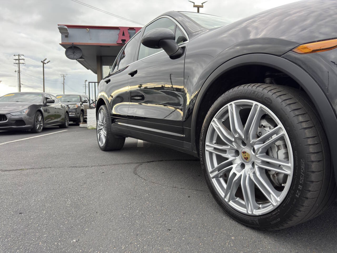 Used 2014 Porsche Cayenne S AWD/4WD image 27