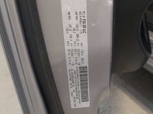 Used 2018 Dodge Grand Caravan SE FWD image 33