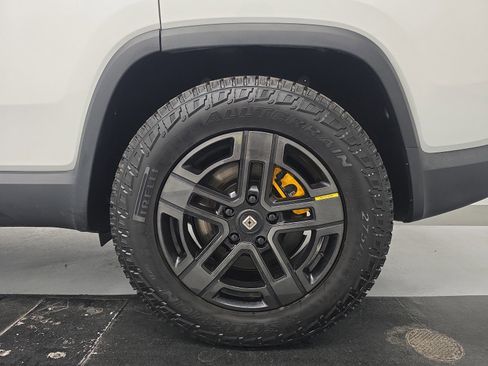 Used 2024 Rivian R1S Adventure AWD/4WD image 10