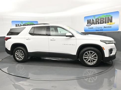 Used 2023 Chevrolet Traverse LT FWD image 7