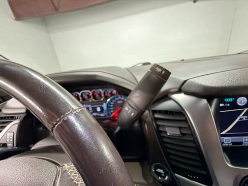 Used 2019 Chevrolet Suburban Premier RWD image 16