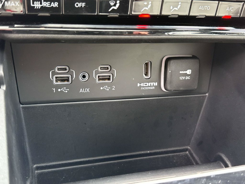 Used 2023 Jeep Grand Cherokee Overland RWD image 23